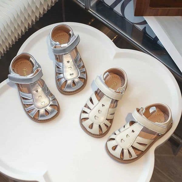 Girls Beach Shoes Hollowed-out Sweet Kids Princess Shoes for Summer 2025 New Fashion Children Sandals Soild Color Versatile C260408
