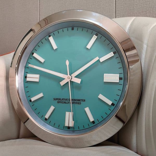 Super Quality Decor Logo Custom Stainless Steel Clock Wall Watch with Luminous Hands and Numbers