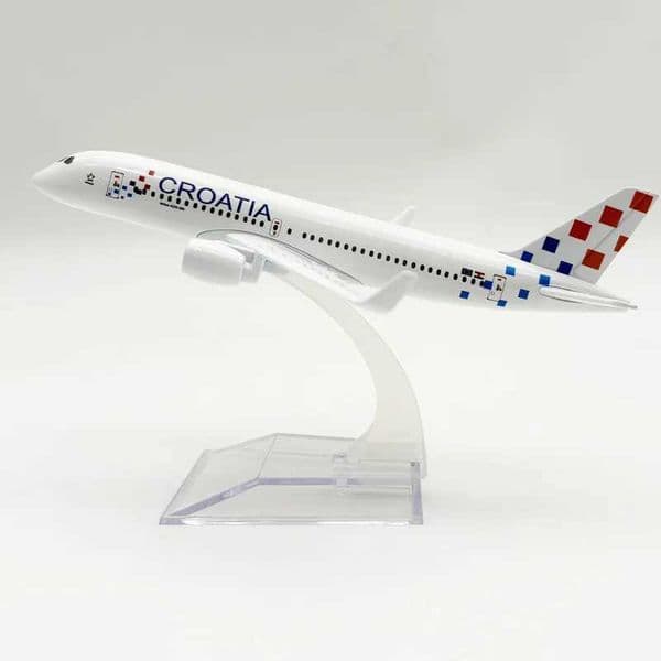 16cm 1/400 Scale Metal Airplane A220 Croatia Airways Model Toy planes Diecast Crafts With Base Aviation Collectible AircraftL260409