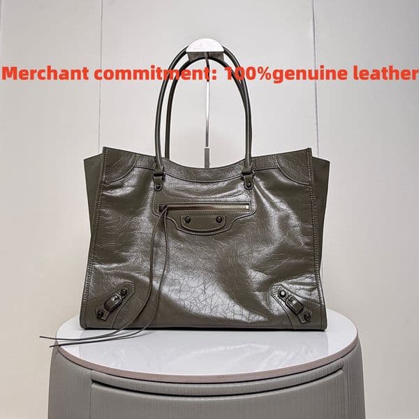 Top Quality Designer Bag Woman Handbag Le City Motorcycle Bag Man Tote Bag Suede Bag Shoulder Bag Luxury Sheepskin Genuine Leather Metal Rivets Vintage Crossbody Bag