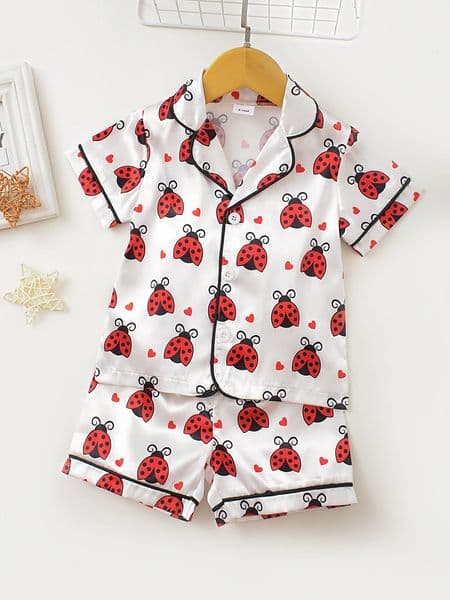 Cute Casual Toddler Homewear Pajamas Two-Piece Set with Seven-Star Ladybug Print Short Sleeve and Shorts 260408