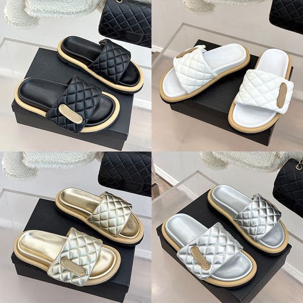 Outdoor Slippers Free Shipping Bread Sandals Classic Letters Quilted Thick Sole Slippers Resistant Casual Slides Street Daily Summer Beach Shoes Non Slip Wear 1069