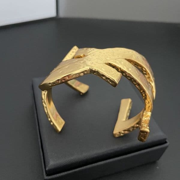 New Hollow Letter Bracelet Exaggerated European American Retro Personality Design Simple Elegance Cuff Bangle Jewelry