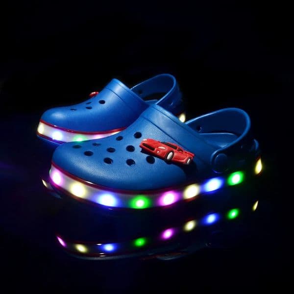 Summer Children Hole Sandals LED Lighted Flashing Light Shoes Boys Girls Beach Sandals Kids Breathable Fashion Sneakers 260409