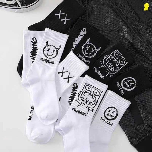 Men Women Socks Cotton Simplicity Anime Devil Grimace Harajuku Black White Graffiti Fashion Long Funny Hip Hop Sox Unisex medias L260510
