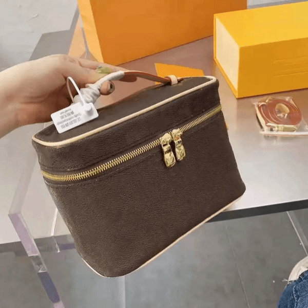 Designer Bag Makeup Bag Luxury vanity case Cosmetic Bag toiletry bag make up handbag Double zippers women travelling Wash Purse Mini bag 11