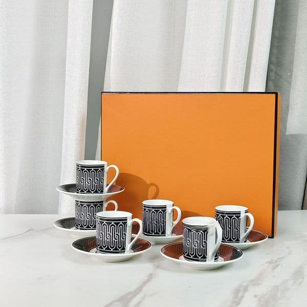 Black Base Bone China Coffee Cup Concentrated European-style Light Luxury Afternoon Tea Exquisite Coffee Cup and Saucer