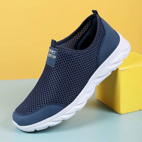 Free Shipping 2023 Lightweight Men Breathable Slip on Male Casual Sneakers Anti-slip Men's Flats Outdoor Walking Shoes Size 39-47