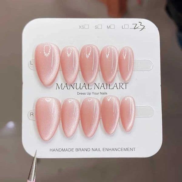 10Pc Handmade Nails in Soft Almond Shape with Cat Eye Shimmer Finish Press-On Nail Tips Perfect for Gifting to Women and Friend X260411