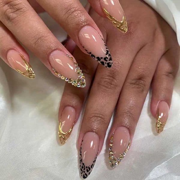 24Pcs Long Almond Colored Rhinestone Design Fake Nails Tips Fashion Nail Sticker French Acrylic Bow Wearable Full Cover Press On X260411 X260411