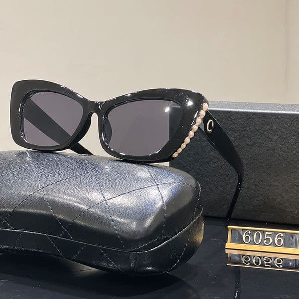 Designer Classic Sunglasses Luxury Fashion Glasses Women Circular Fashionable Daily Outfit Design for Man Woman Full Frame Black White Color Optional High-quality