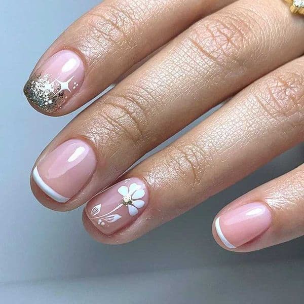 24Pcs Simple White Flower Pattern Rhinestone Shiny French Short Fake Nail Wearable Pink Ballet Press on Nail Fashion Spring Nail X260411