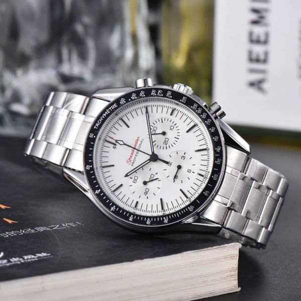 Luxury watches, high-quality watches Mens Quartz European Multifunctional