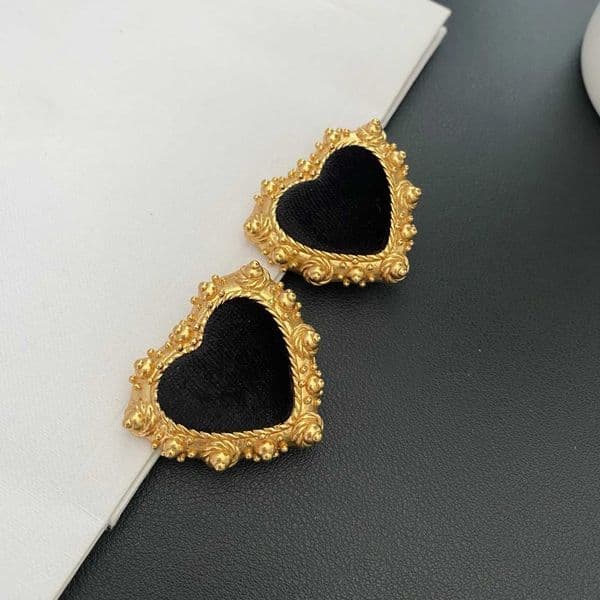 Europe and the United States retro exaggerated pop personality earrings middle red love ear ip J260411 J260411