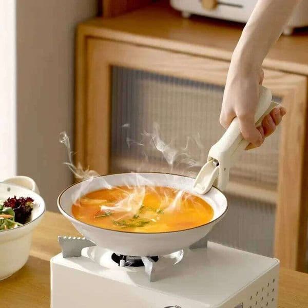 Gripper Clips Holder Tongs For Moving Hot Plate Bowls Pizza Pan Air Fryer Microwave Oven with Food Out