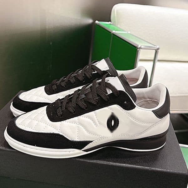 Women Sneakers White Woman Designer Womens Moral Training Shoes Lingge Lady Running Shoes Suede Kidskin TPU rubber outsole Outdoor sports walking Miss Shoes