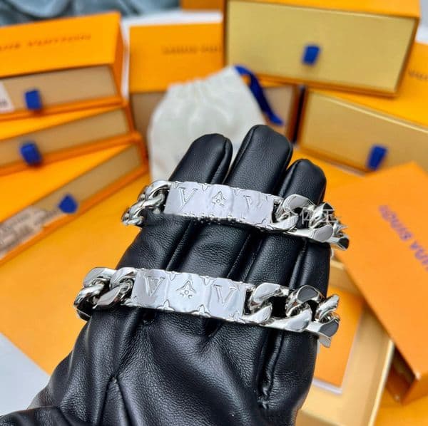 Fashion Classic Luxury Bangles Designer VL Leather Bracelet Titanium Steel Cuban Chain Bamboo Bracelet Men and Women Hip Hop Letter Bracelet Festival Jewelry Gift