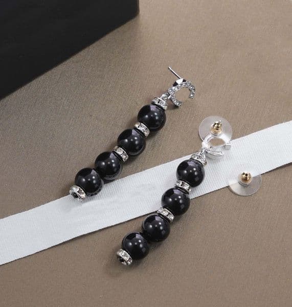 2026 Luxury quality charm drop earring with diamond in two colors plated have stamp simple design whtie shell beads black agate PS6506B