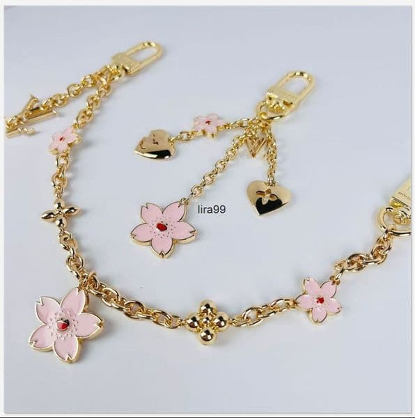 Keychains Lanyards Four Leaf Clover Designer Keychains Men Women Car Key chains Keyring Lovers Keychain Weave Pendant Key Ring Bags Pendant Exquisite