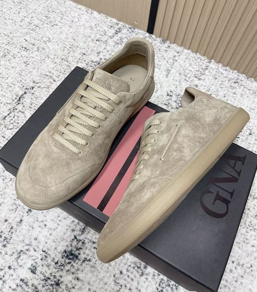 Top Quality Men's 232 Suede Sneakers Lightweight Flexible Trainers Gentleman Business Party Dress Famous Brand Man Technical Skateboard Walking