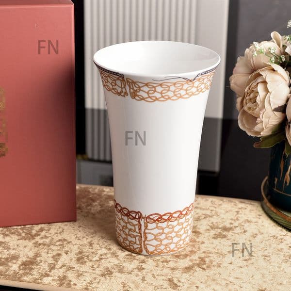 Chic European Ceramic Flower Vase, Minimalist Design, Perfect for Home, Office, Living Room, or Gift, High-Quality & Elegant