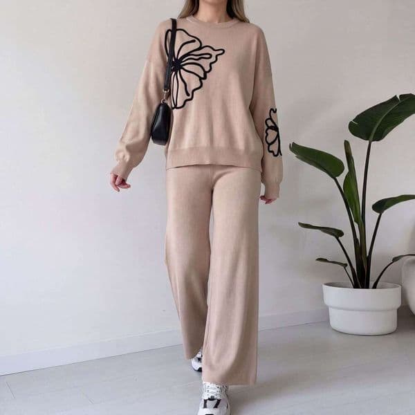 Elegant Knitted Round Neck Embroidered Sweater + Loose Casual Wide-Leg Pants Two-Piece Set For Women