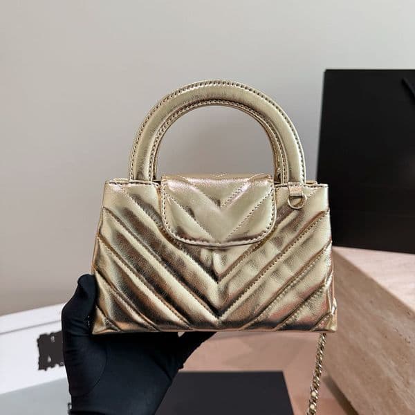 2026 Designer V-stitch Shoulder Bag Tote with Top Handle Quilted Light Gold Hardware Woven Chain Luxury Portable Phone Handbag Cross Body Wallet