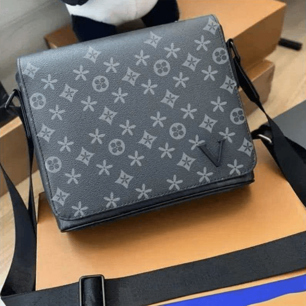 Luxurys Designer bags men 3pcs Trio Leather Black Flowers Messenger Purse Crossbody Bags Shopping Bag Plain Shoulder bag Handbags Women Wallets purse