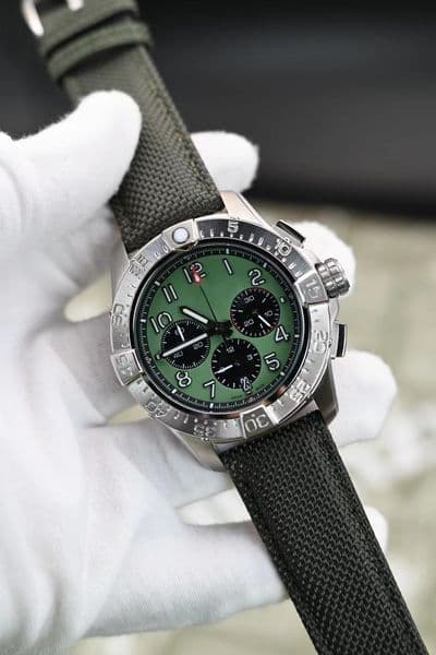 Wholesale high-quality men's quartz watches with fabric straps and multi-functional dials. Low prices.