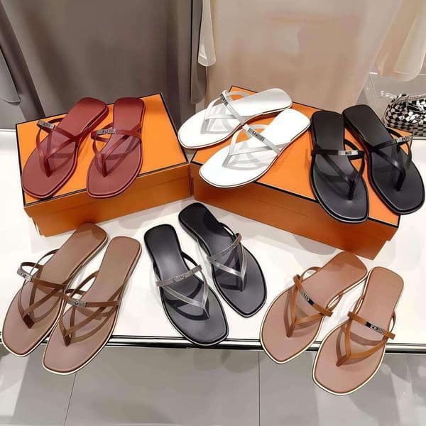 Designer Kelly flip flops Women's Sandals Leather Luxe Suede Mini Style Interwoven Contour Minimalist Women's Sandals Classic Buckle Footwear Sizes 35-44