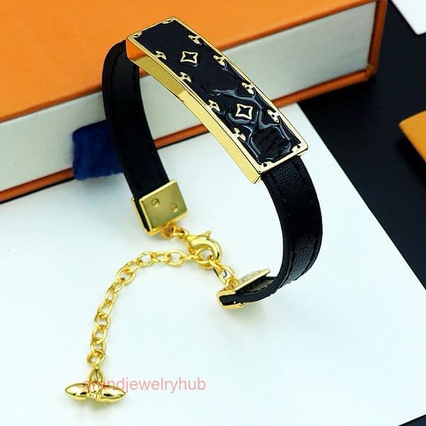 designer bracelets lousi lvness Louise lvs bracelet Titanium Steel Jewelry V-shaped Long Square Black Oil Drop Four-leaf Flower Couple Printed Bracelet