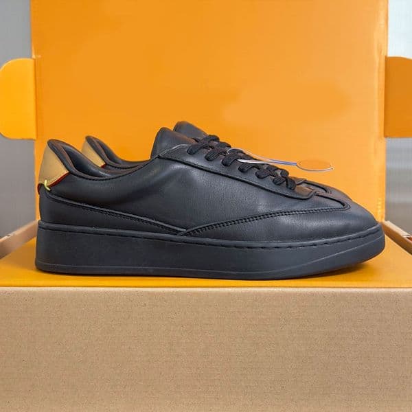 Mens Designer Casual Flat Shoes Women German training Shoes Couple style low top shoes round toe leather striped leather fabric TPU rubber anti slip outsole sneakers