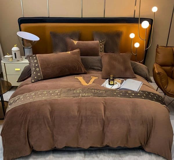 art Luxury Designer Designer King Bedding Sets Warm Velvet Fleece Queen Size Duvet Cover Bed Sheet 2 Pillowcases Letter Embroidery Free Shipping 12