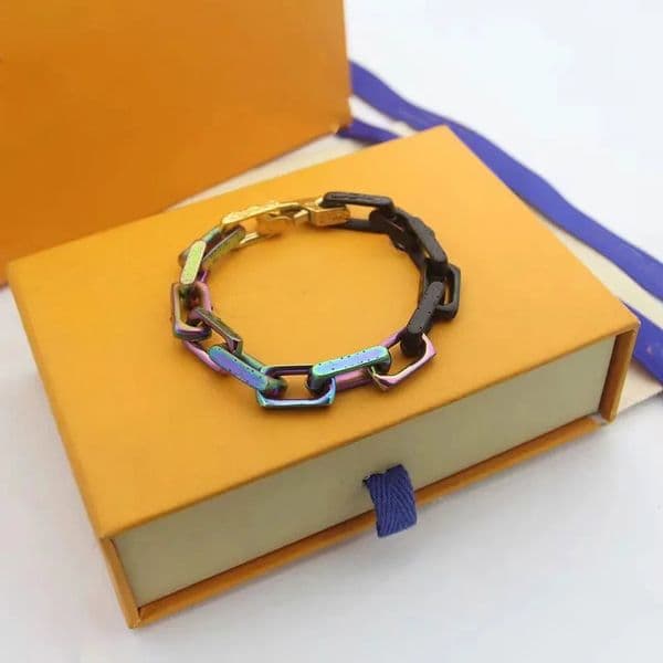 Designer Bracelet Men Bracelet Unisex Designer Cuban chain Classic Luxury Bracelet for Women Charm Bracelet Elegant Christmas gift