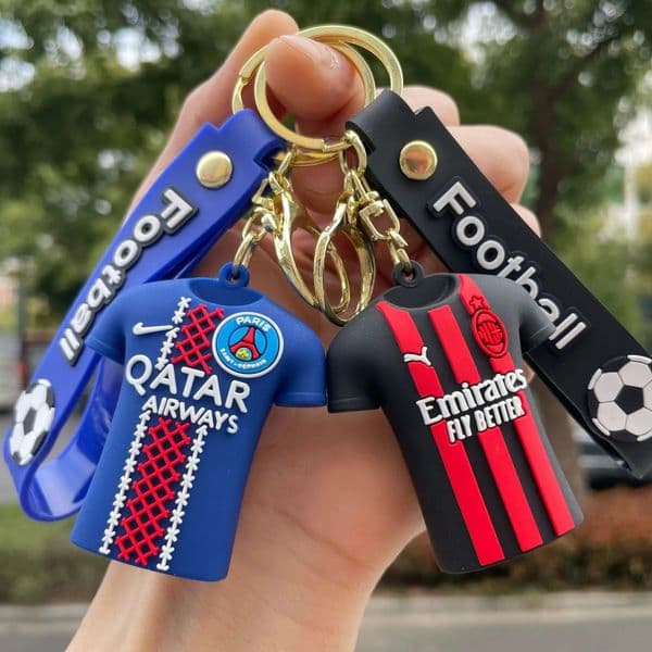 Key Rings Football Jersey Keychain Cartoon Cute Doll Keyring Creative Fashion Couple Bag Ornament Chain Car Pendant Accessories Gift