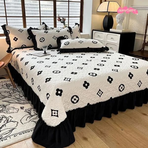 2026new Blanket Luxury Designer Four-Season Skirt Lace Thickened Sheet Four-Piece Quilted art Non-Slip Bed Cover Single Piece Three-Piece Set Tatami Mattress