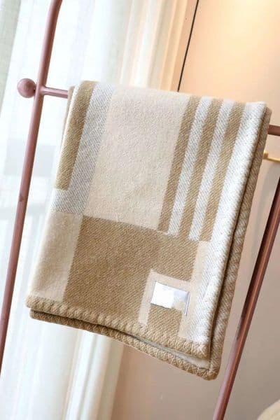 Luxury Designer Designer art Cashmere Blanket Thick Include Dust Bag Home Sofa H Camel Blanket Blankets TOP Selling Big Size 135*170Cm 90%Wool 10%Cashmere Free 8