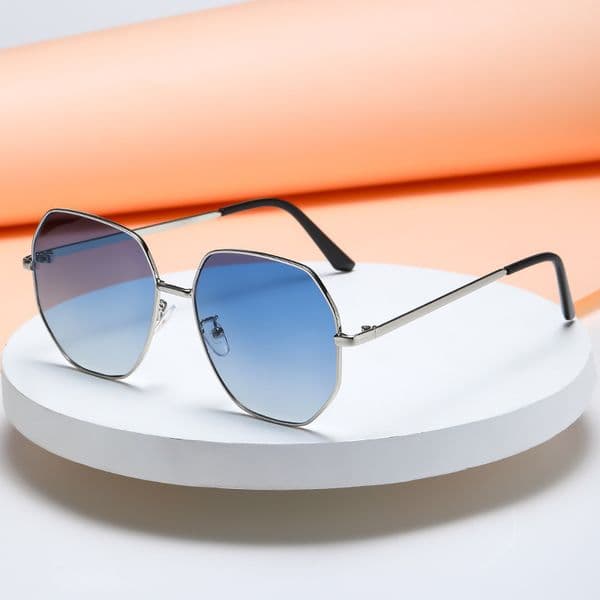 Large-frame high-end new women's trendy sunglasses, UV protection glasses, popular online, suitable for driving without makeup