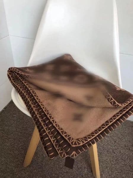 new Luxury Designer Design Real Wool Cashmere Signage Blankets art Classic Pattern Come With Tags Throw Blanket Top Quality And Large Size 170*140Cm 2026