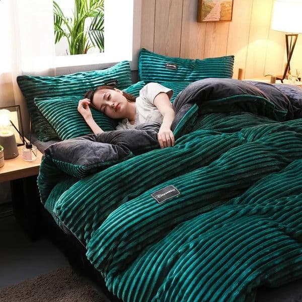 Luxury Designer Thick Solid Color Velvet Duvet Winter art Warmth Bedding Set Double Quilt Twin Queen King Comforter Cover 220*240 240829 Free Shipping 10