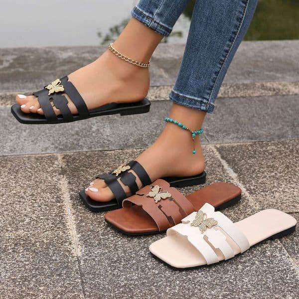 Wholesale designer sandals slippers cross-border large women's shoes flat casual fashion diamond-embellished sandals size 36-43 wholesale