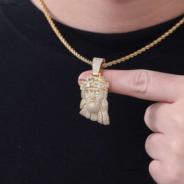 Classic Retro Four-Leaf Clover Crown Portrait Pendant Trendy Cool Versatile Hip-Hop Copper Inlaid Zircon High-End Necklace