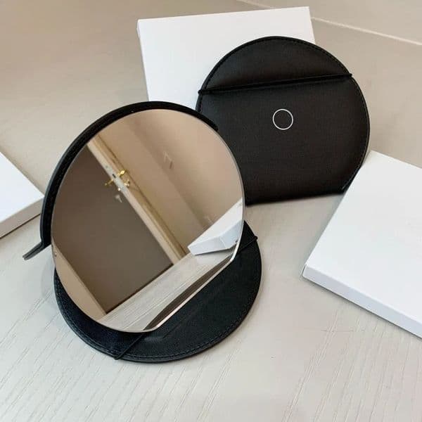 Designer Black Round Mirror Classic Letter Printed Folding Mirror Women's Portable Leather Makeup Mirror Travel Makeup Tool Diameter 13.5cm