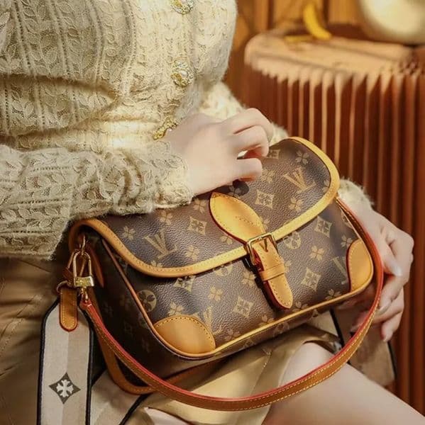 Luxury Designer Bag Women Crossbody Diane Baguette Shoulder Bags Vintage Canvas Jacquard Strap Flap Handbag Clutch Tote Bag Female Lady Totes Purse Wallet