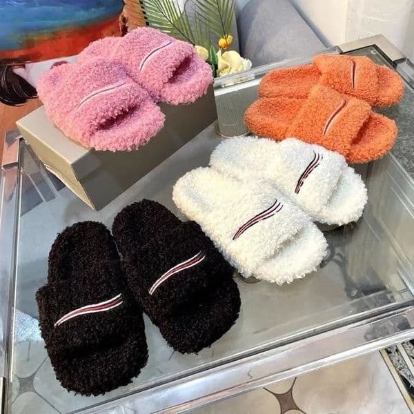 furry slides womans sandals designer women slide Luxury Slides Designer men women Slippers Ladies Wool Winter Fur Fluffy Furry Warm Letters Comfortable size 35-47