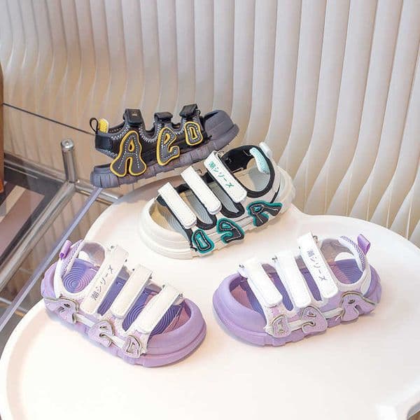 Childrens Summer New Closed-Toe Sandals for Girls Beach Shoes Sizes 23-36 Soft Sole Non-Slip Student S260415