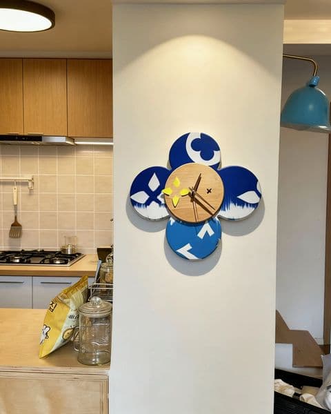 2026 Luxury vintage Home wall decoration pendant clock solid wood wall clock designer classic letter logo mute Wall Clocks Fashion Wall decoration clock