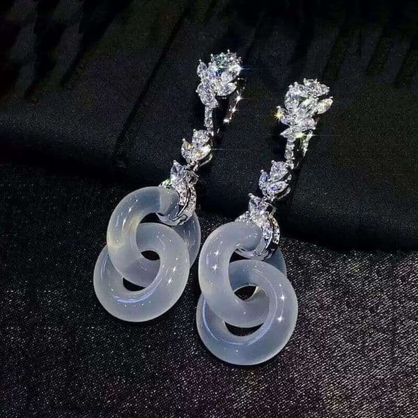 Natural White Peace Pendant Earrings With Simple, Vintage, Courtly Style, Featuring A Sparkling Stone Design, Versatile And Unique For Women