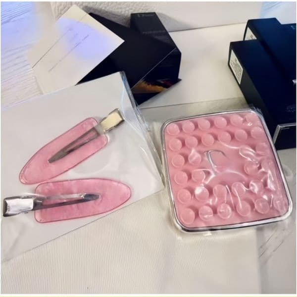 2026 Designer Headband cologne Hair Clips Women Versatile Classic Luxury High End NEW Cologne Suction Cup Phone Holder Star Metal perfume Part Classical DD Perf