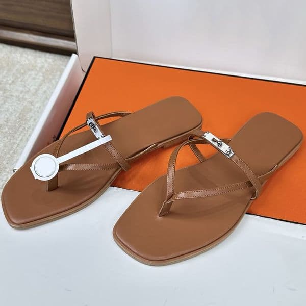 Top Luxury Women Miss Beach Slippers Calfskin Leather Sandals Shoes Palladium-plated Slide Flats Lady Flip Flop Slip On Casual Walking EU35-42 009